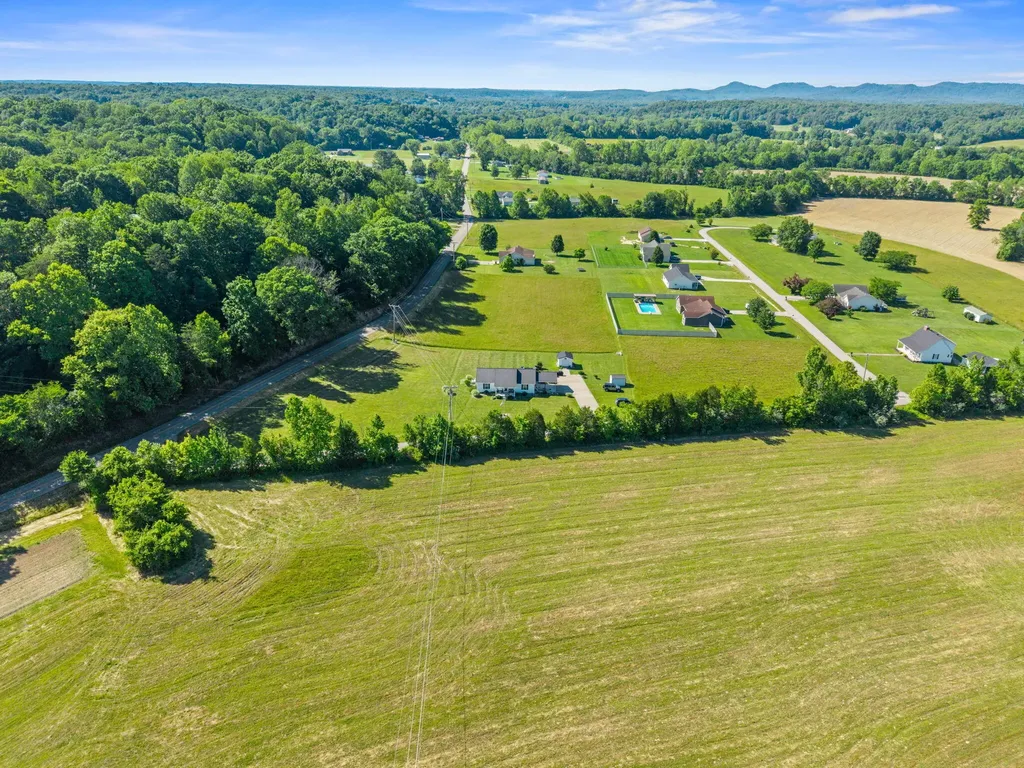 15 Rose Lane Clay City KY 40312