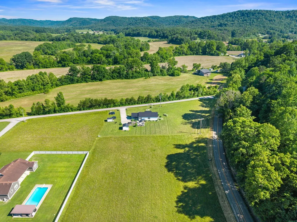 15 Rose Lane Clay City KY 40312