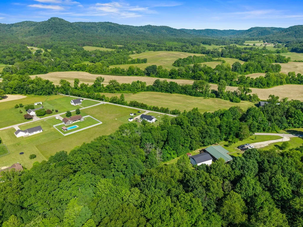 15 Rose Lane Clay City KY 40312