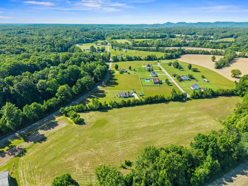 15 Rose Lane Clay City KY 40312
