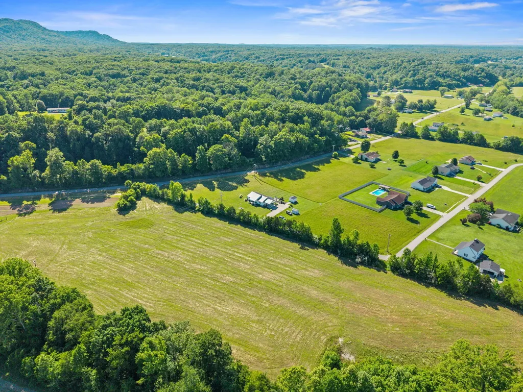 15 Rose Lane Clay City KY 40312