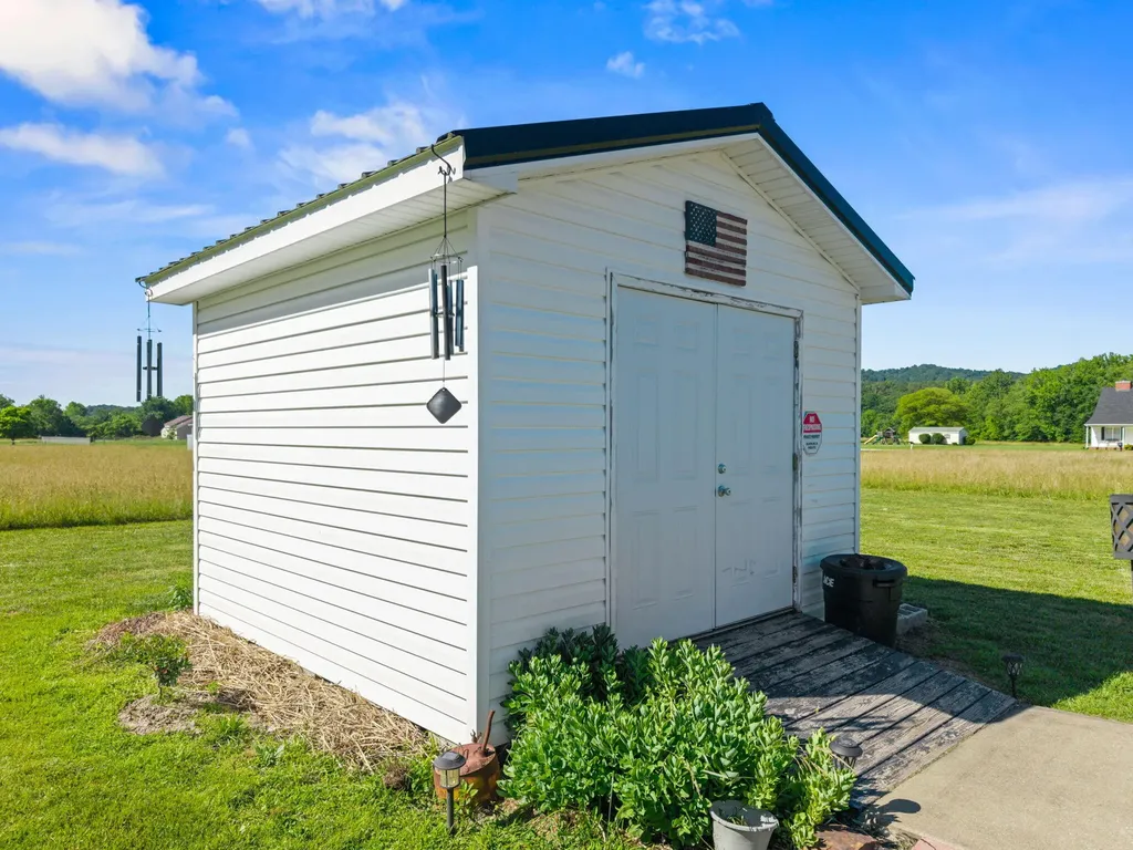 15 Rose Lane Clay City KY 40312