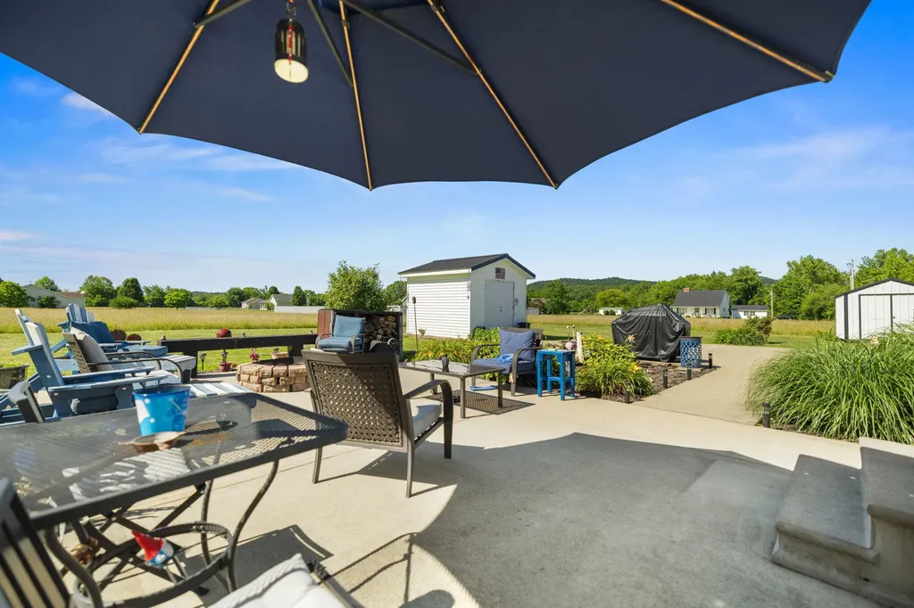 15 Rose Lane Clay City KY 40312