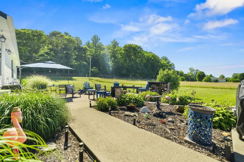 15 Rose Lane Clay City KY 40312