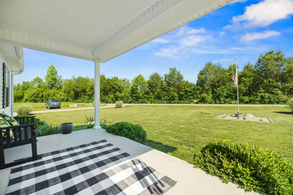 15 Rose Lane Clay City KY 40312