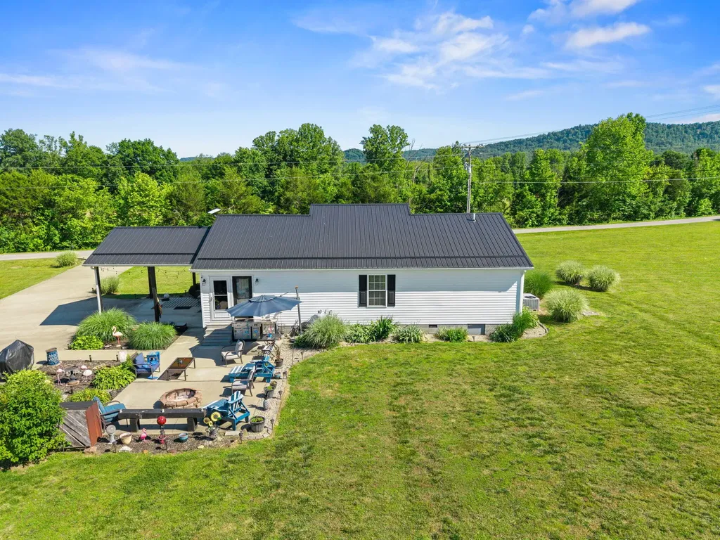 15 Rose Lane Clay City KY 40312