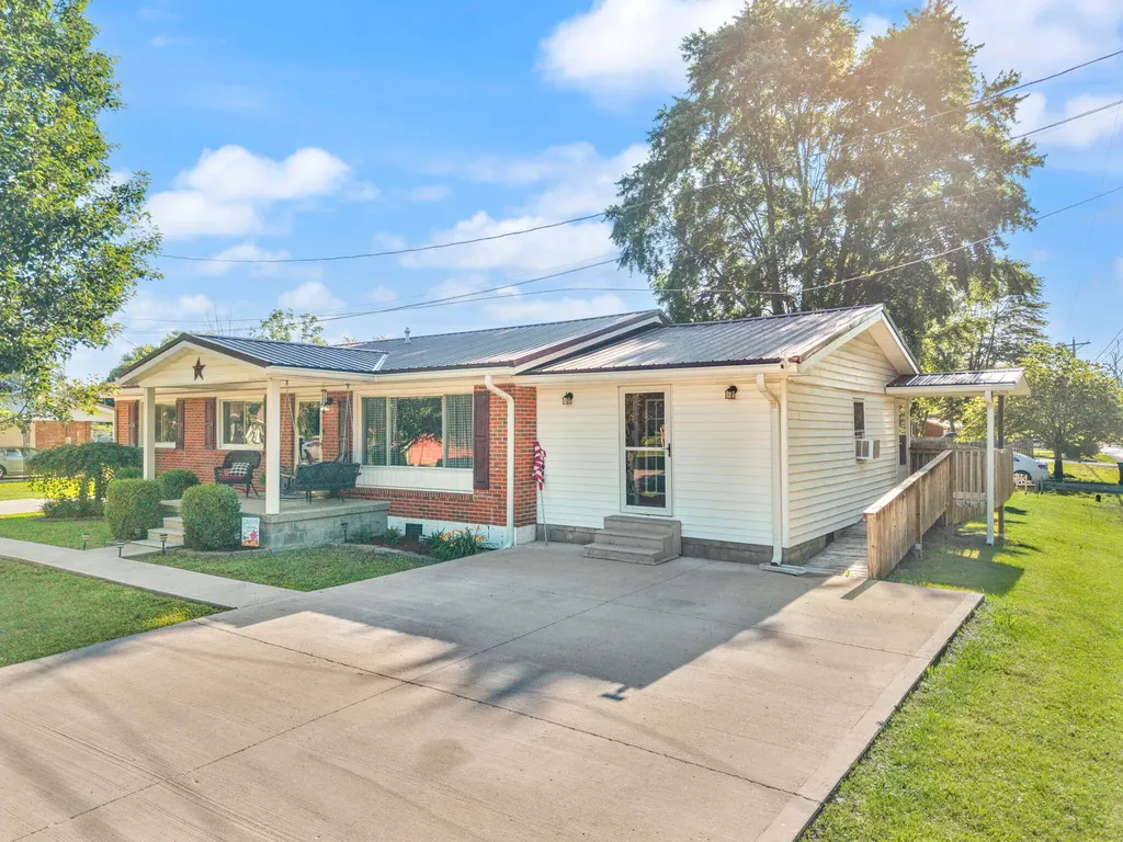132 Airport Road Stanton KY 40380