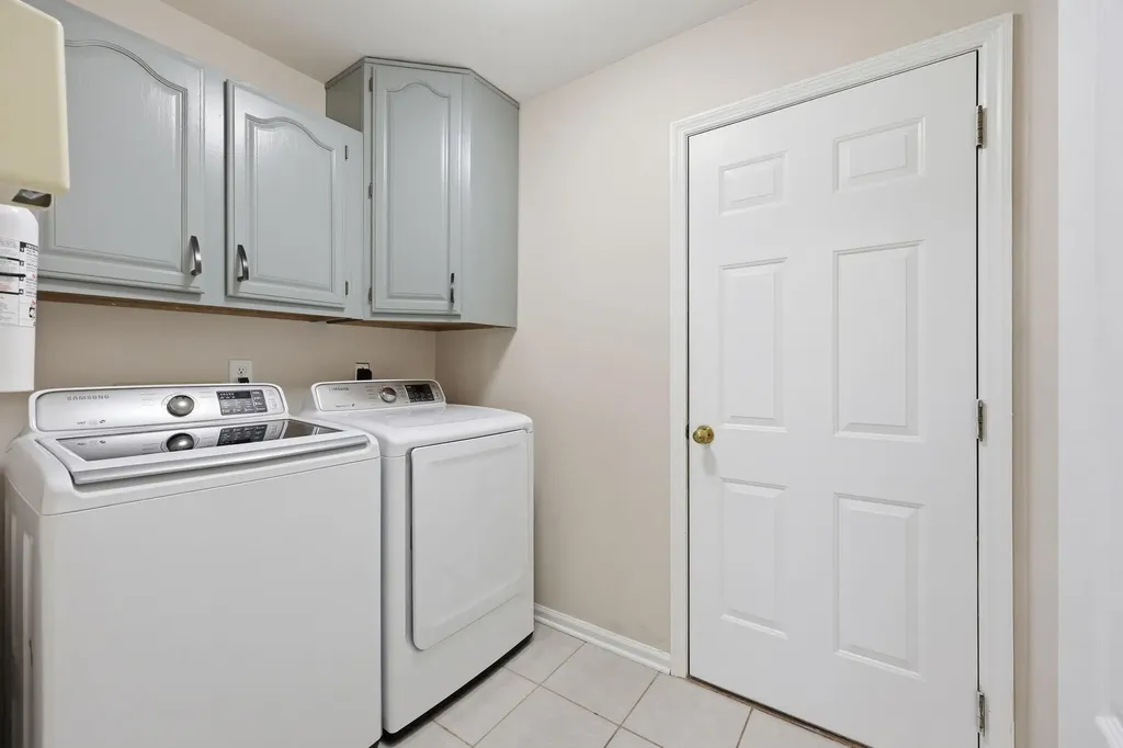 1102 Griffin Gate Drive Lexington KY 40511
