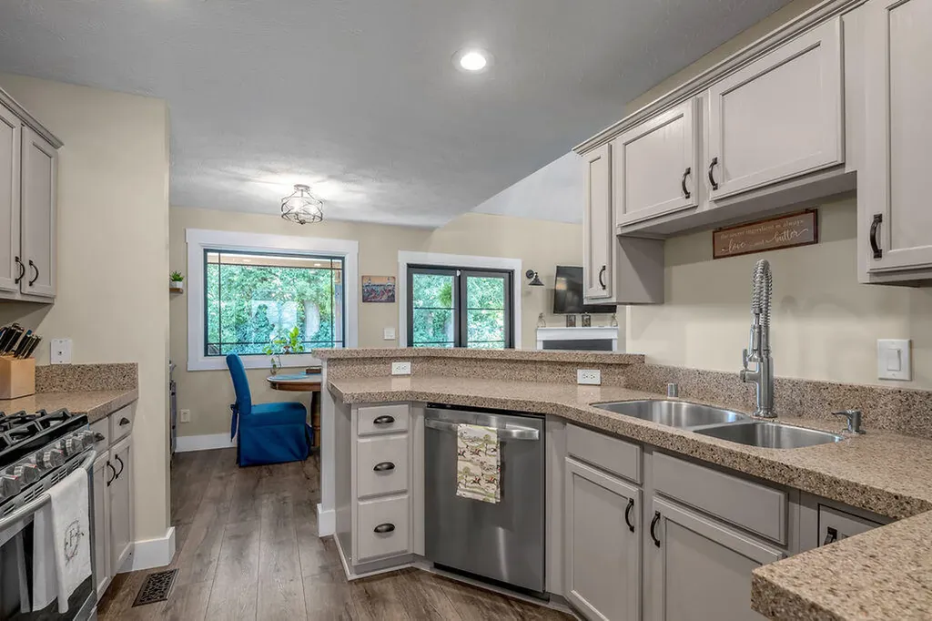 395 Colony Drive Versailles KY 40383