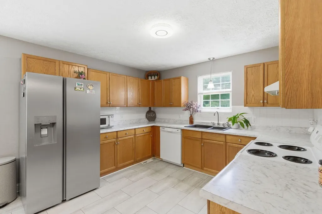 115 Logston Heights Berea KY 40403