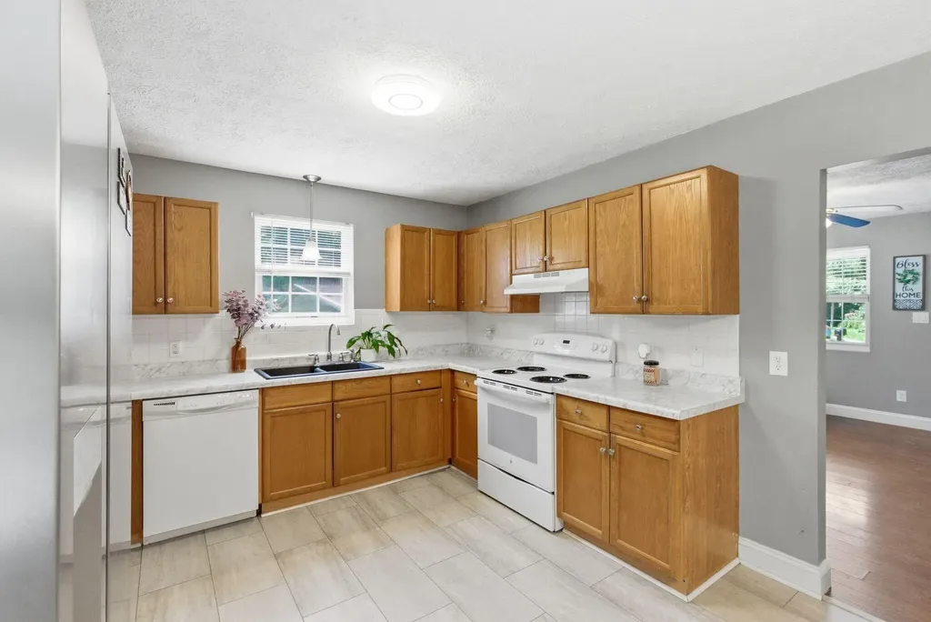 115 Logston Heights Berea KY 40403