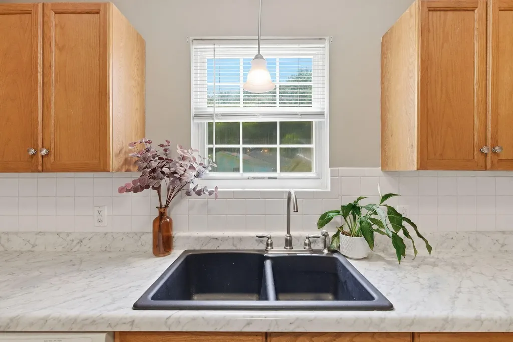 115 Logston Heights Berea KY 40403