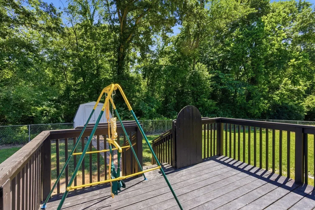 115 Logston Heights Berea KY 40403
