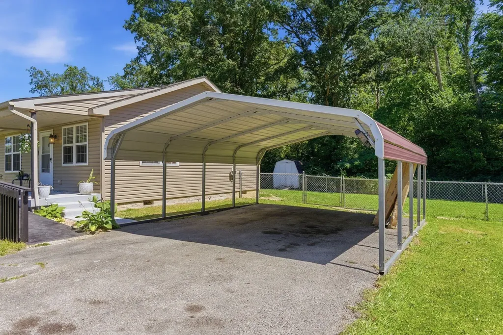 115 Logston Heights Berea KY 40403