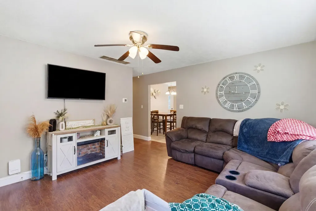 115 Logston Heights Berea KY 40403