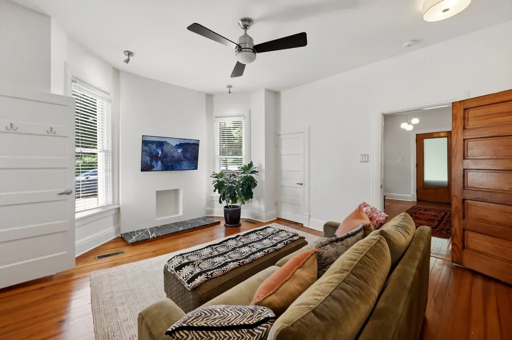 125 E Fourth Street Lexington KY 40508