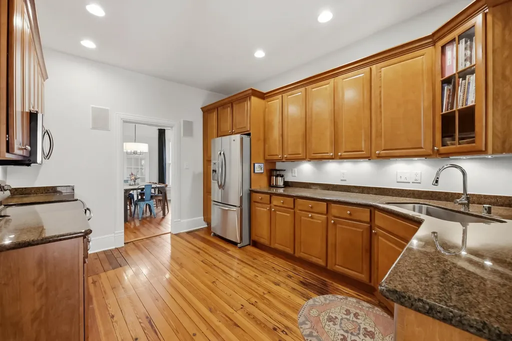 125 E Fourth Street Lexington KY 40508