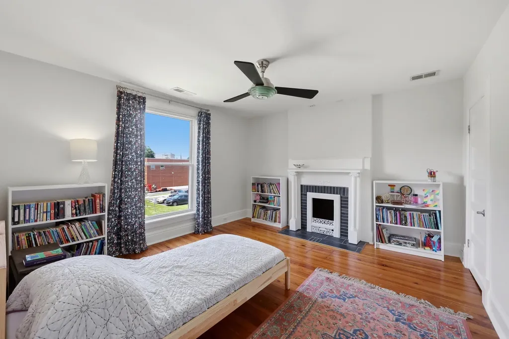 125 E Fourth Street Lexington KY 40508