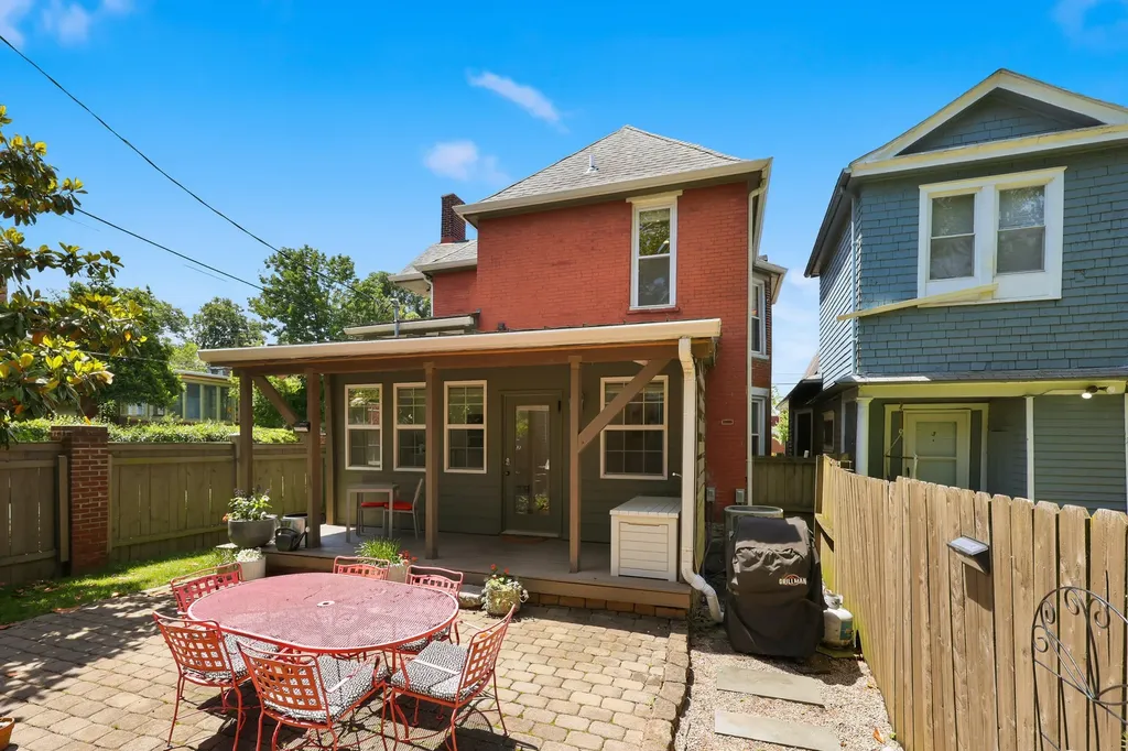 125 E Fourth Street Lexington KY 40508