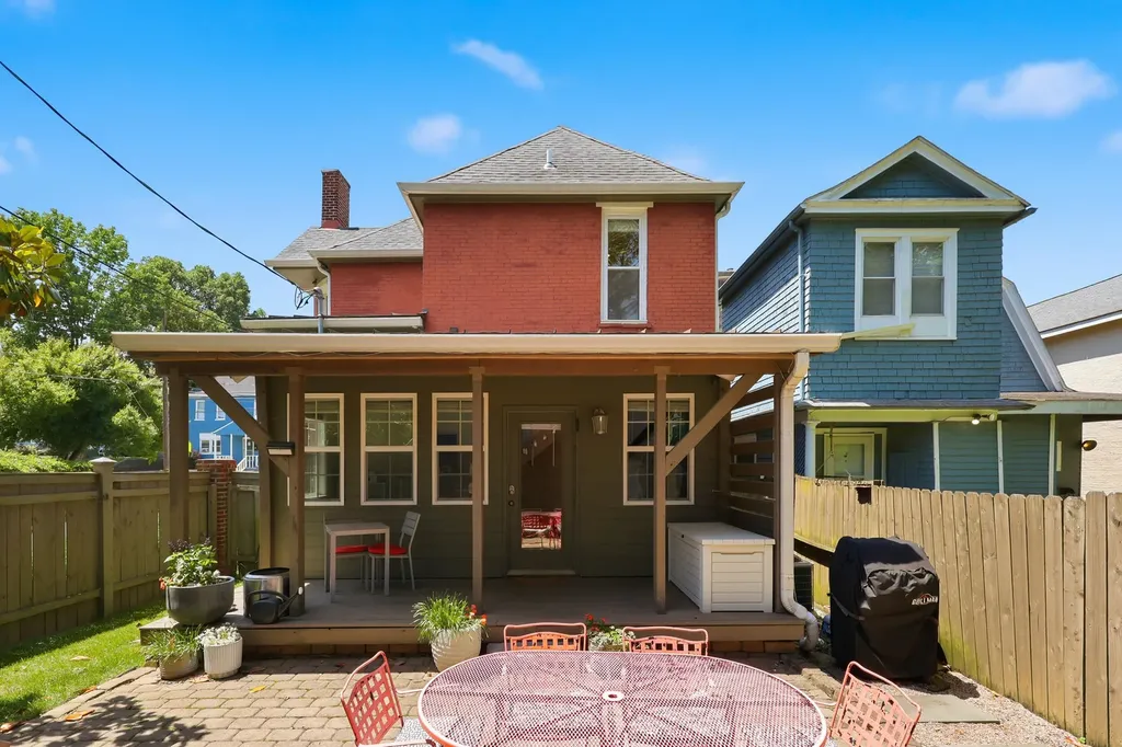125 E Fourth Street Lexington KY 40508