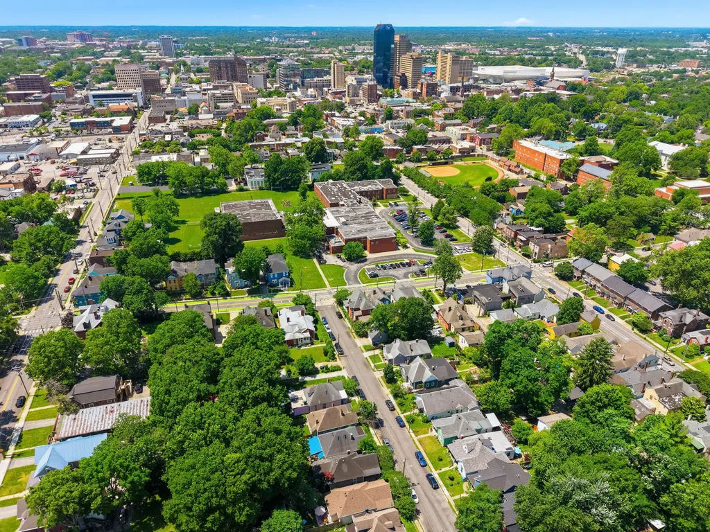 125 E Fourth Street Lexington KY 40508