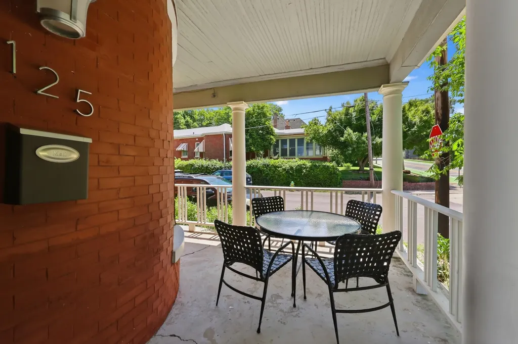 125 E Fourth Street Lexington KY 40508