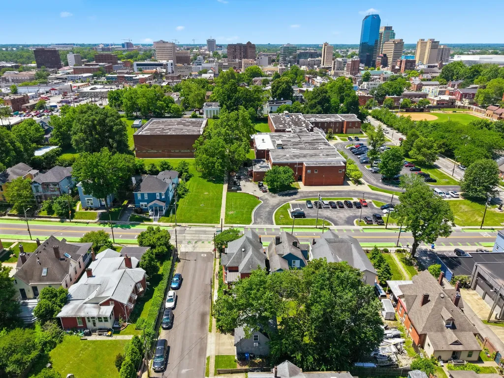 125 E Fourth Street Lexington KY 40508
