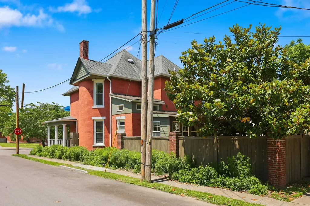 125 E Fourth Street Lexington KY 40508