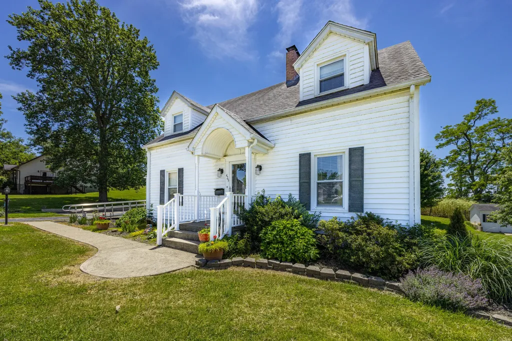 425 Elizaville Avenue Flemingsburg KY 41041