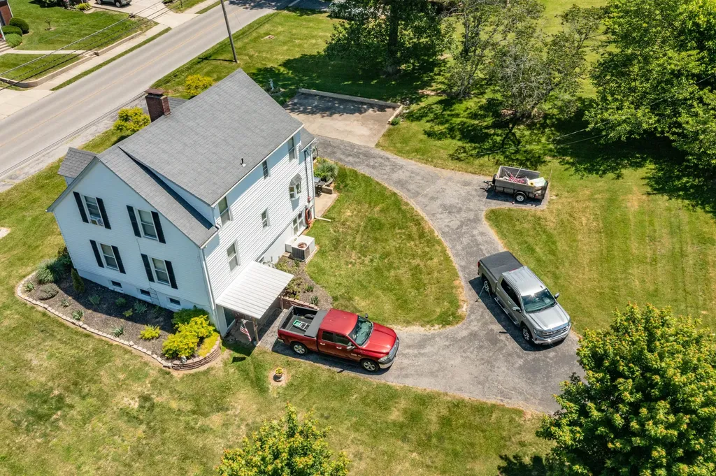 425 Elizaville Avenue Flemingsburg KY 41041
