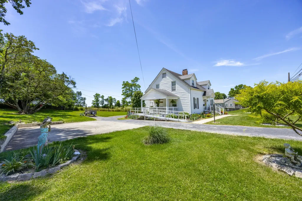 425 Elizaville Avenue Flemingsburg KY 41041