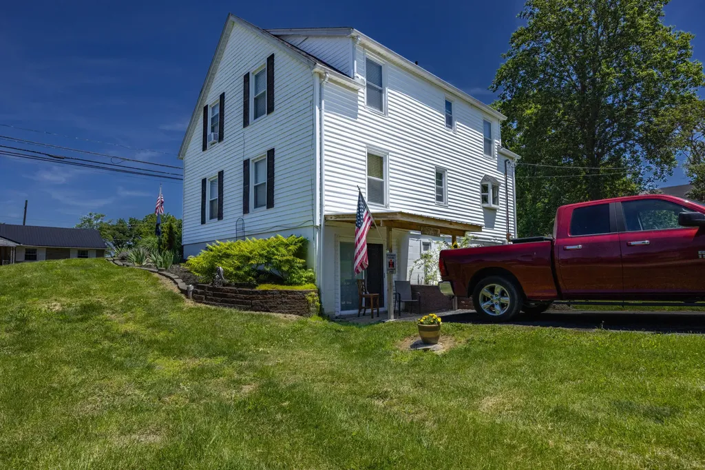 425 Elizaville Avenue Flemingsburg KY 41041