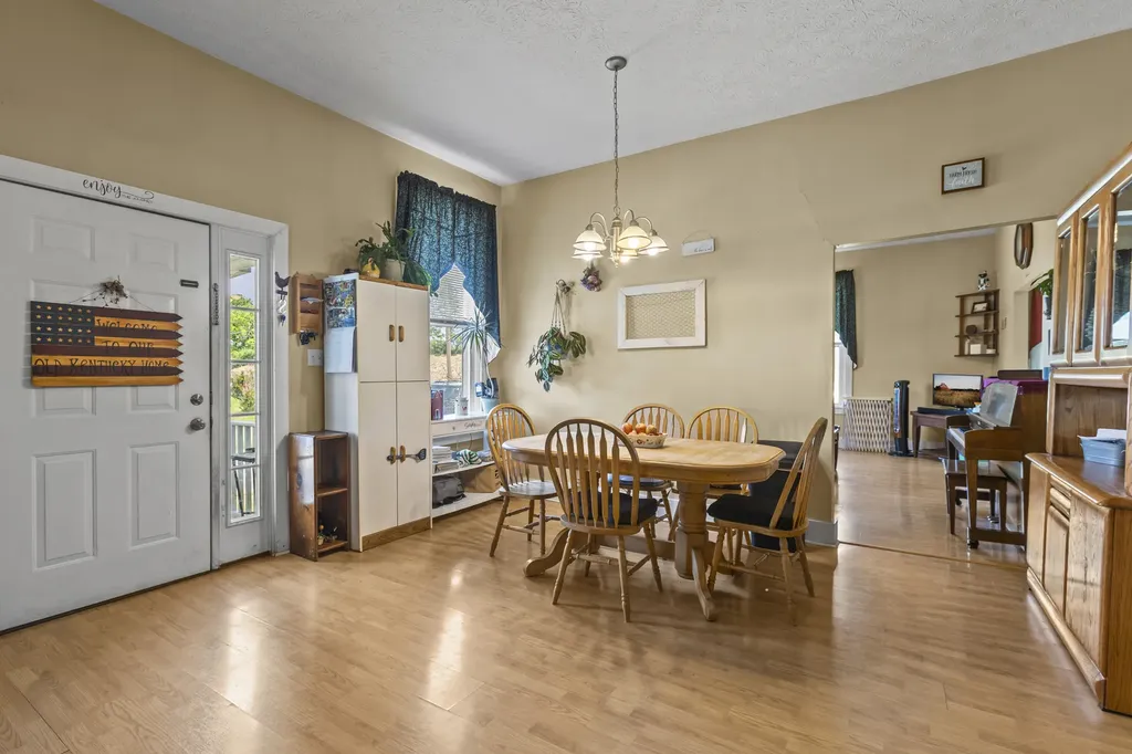 2997 U.s. 68 Ewing KY 41039