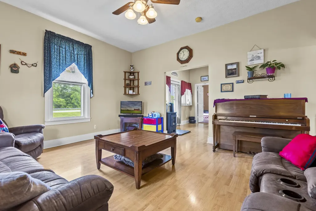 2997 U.s. 68 Ewing KY 41039