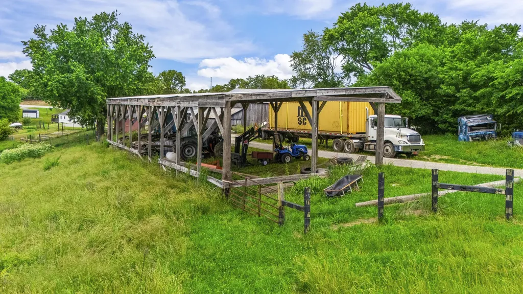 2997 U.s. 68 Ewing KY 41039