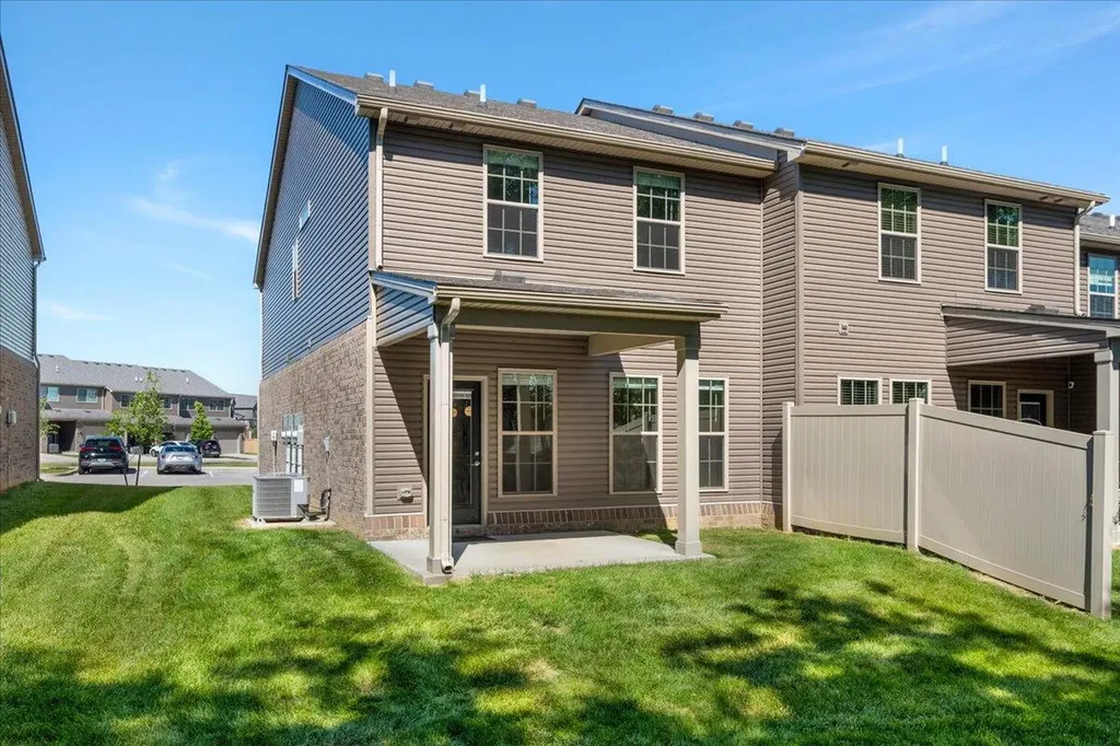3340 Kestrel Cove Lexington KY 40515