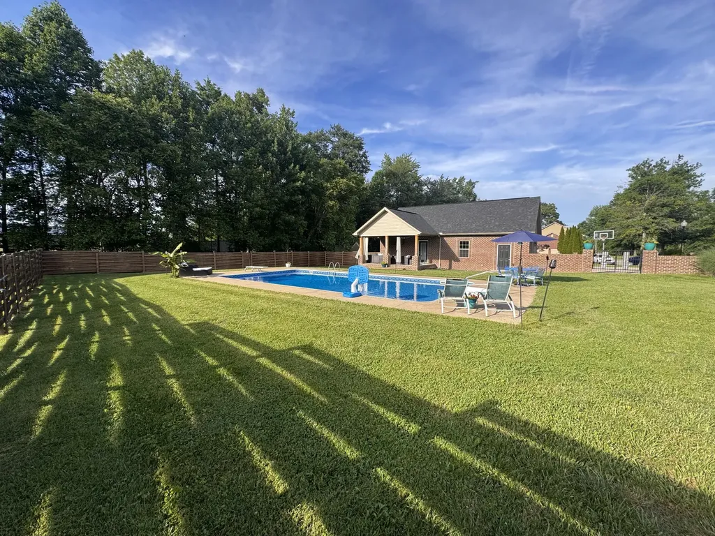 316 Ruby Court London KY 40744
