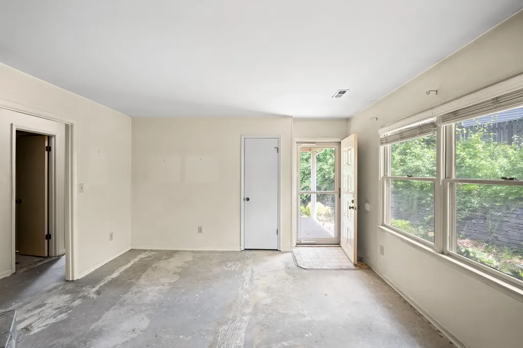 1124 Turkey Foot Road Lexington KY 40502