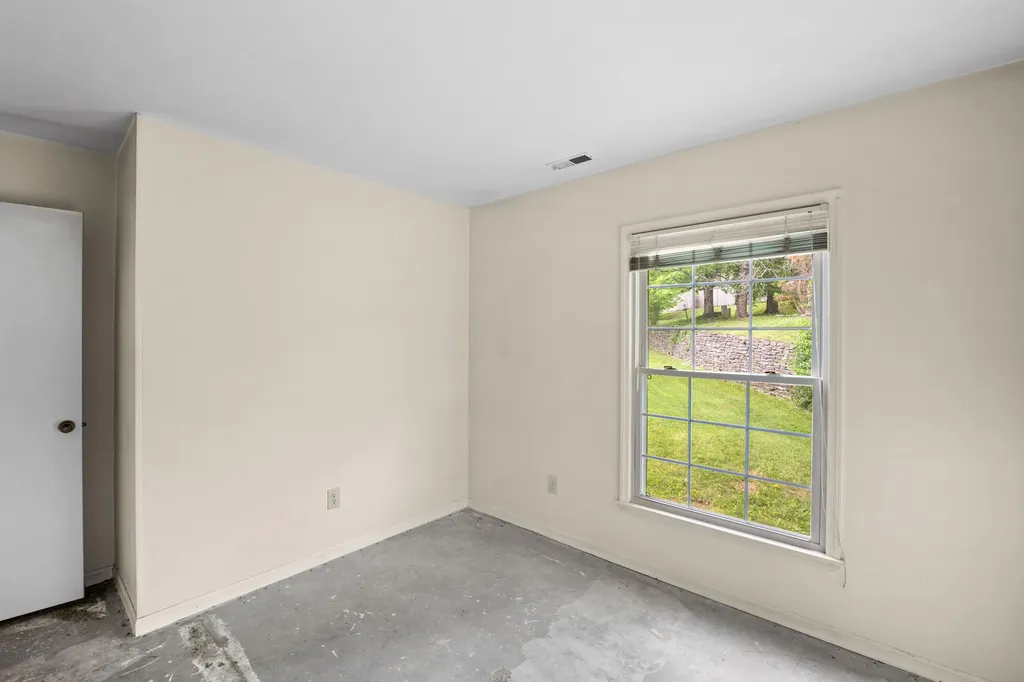 1124 Turkey Foot Road Lexington KY 40502