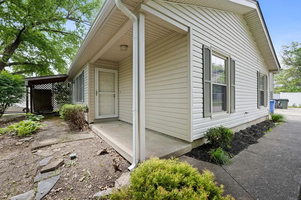 1124 Turkey Foot Road Lexington KY 40502