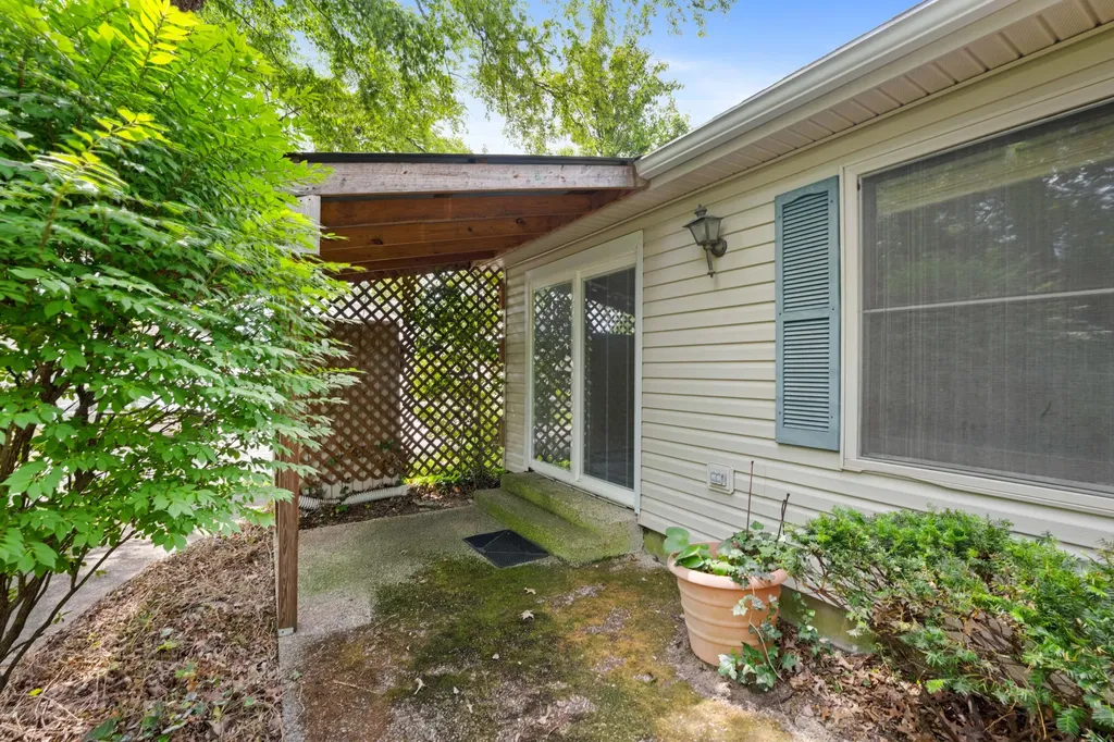 1124 Turkey Foot Road Lexington KY 40502