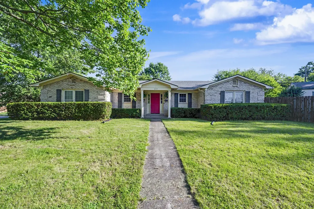 377 Redding Road Lexington KY 40517