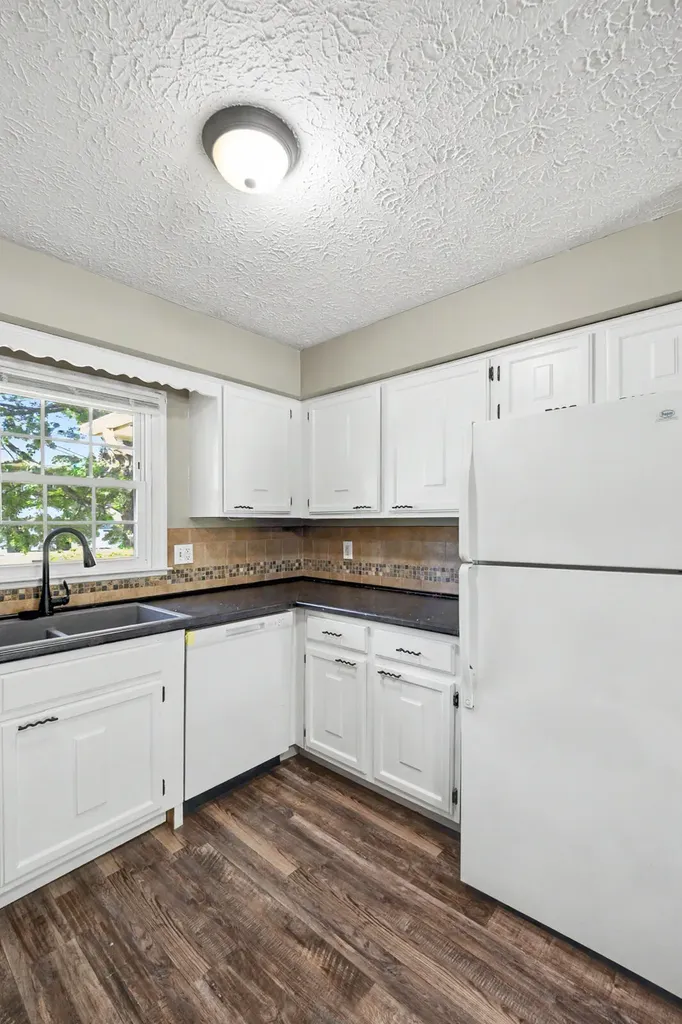 377 Redding Road Lexington KY 40517