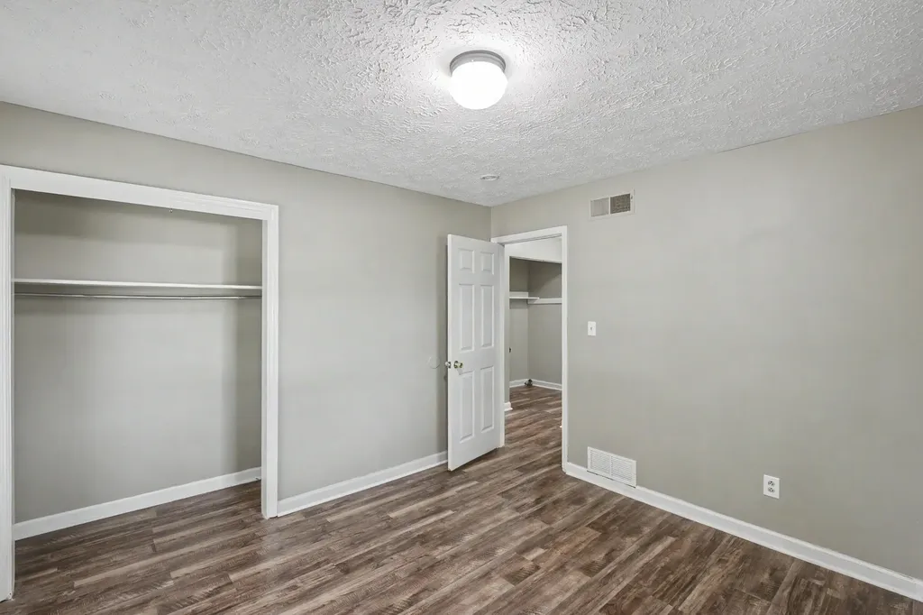 377 Redding Road Lexington KY 40517