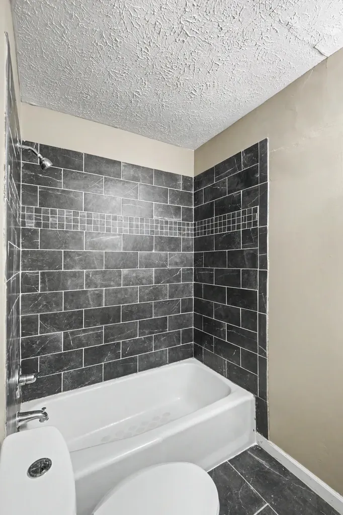 377 Redding Road Lexington KY 40517