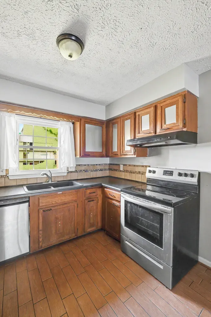 377 Redding Road Lexington KY 40517