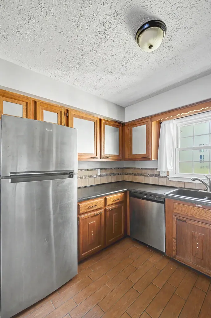 377 Redding Road Lexington KY 40517
