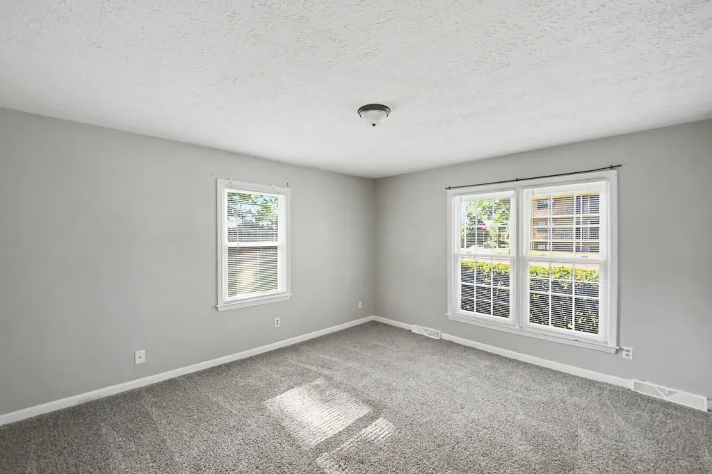377 Redding Road Lexington KY 40517
