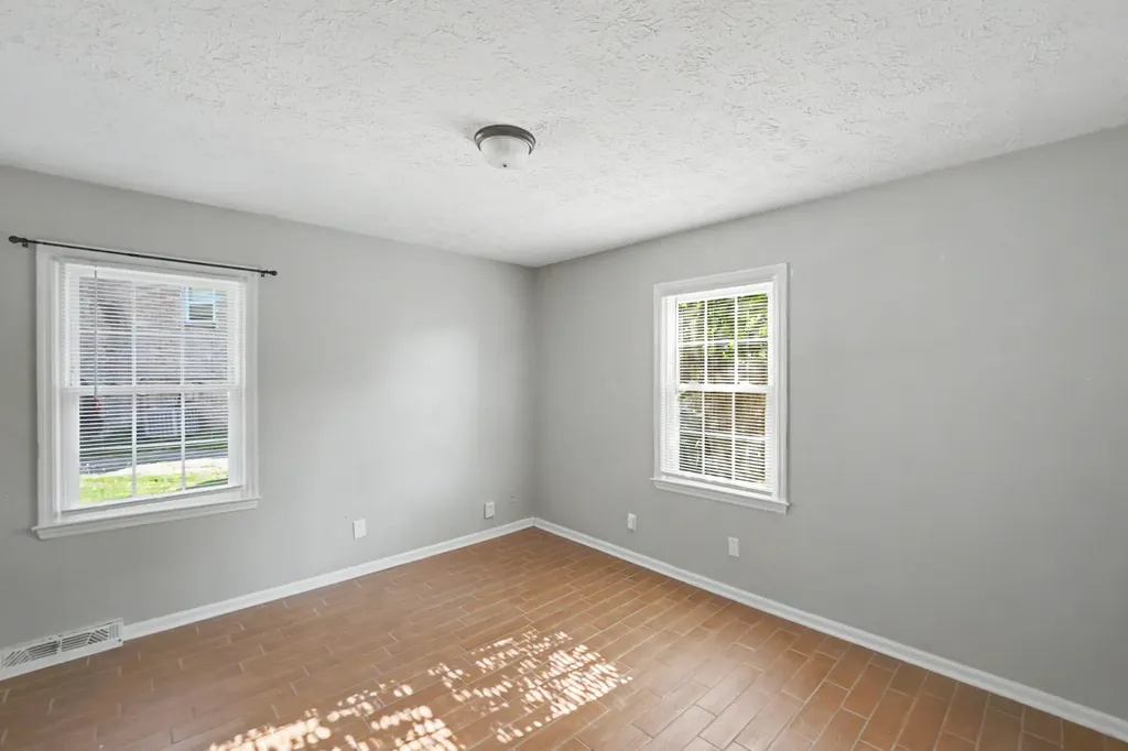 377 Redding Road Lexington KY 40517