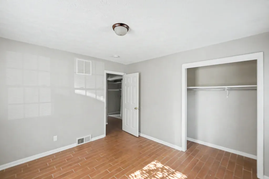 377 Redding Road Lexington KY 40517